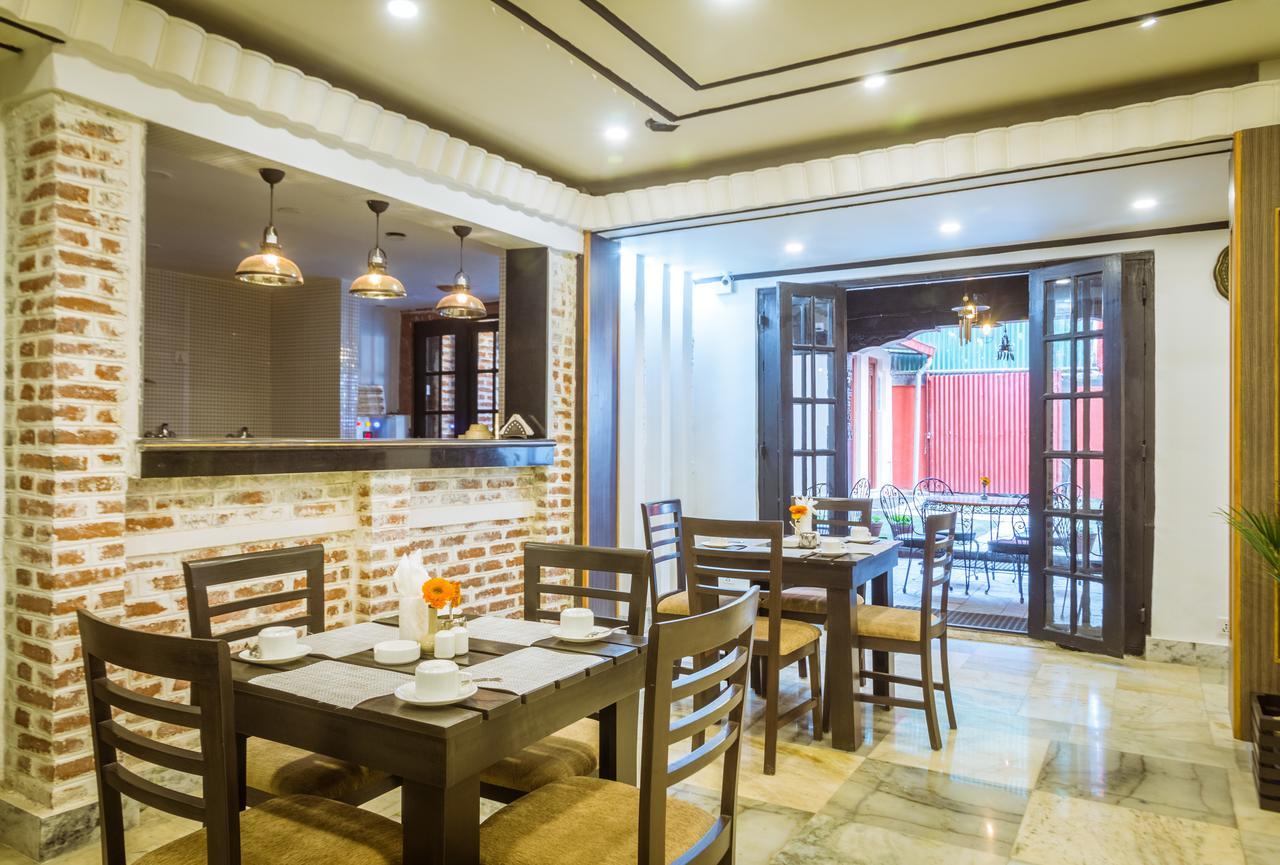 Harati Manor Inn Kathmandu Ngoại thất bức ảnh